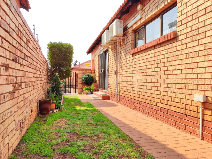 2 Bedroom Property for Sale in Doringkruin North West